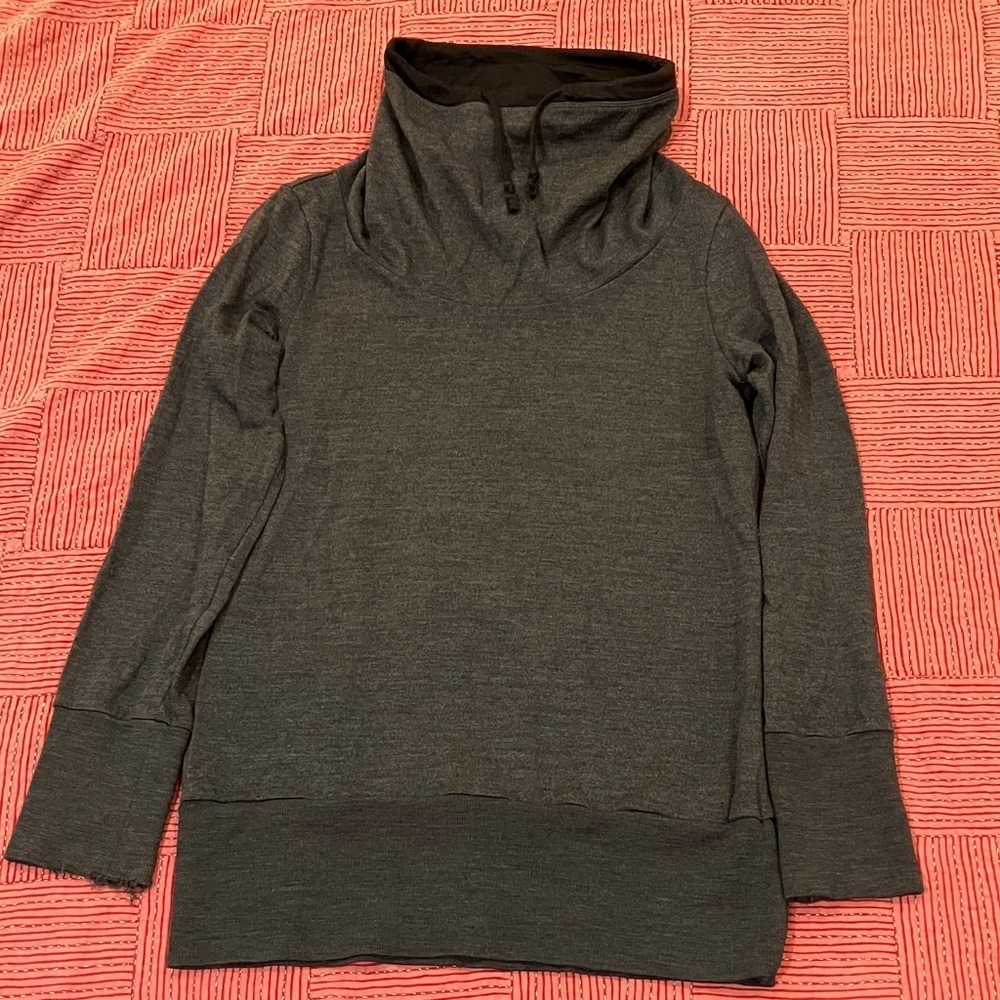 Merino wool Icebreaker wm’s med Gray Cowl Neck Sweater